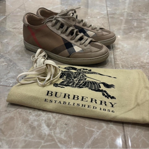 Burberry sneakers - Picture 4 of 6